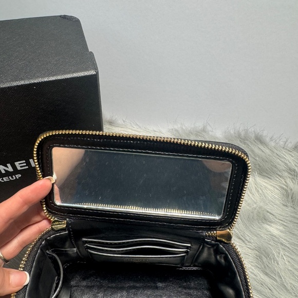 Chanel VIP Makeup Black Shoulder/handle bag~NIB - Picture 5 of 10